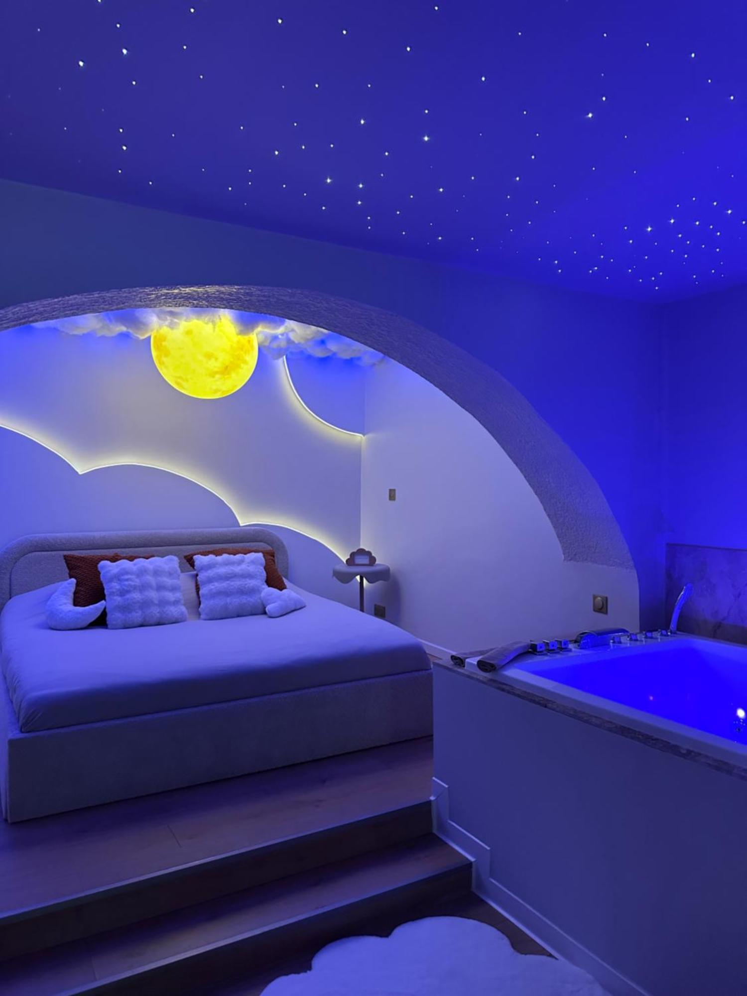 Moon Room, Nuit Insolite - Ollioules Toulon Var ภายนอก รูปภาพ